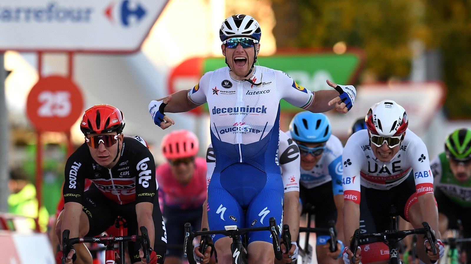 Bennett wins & loses Vuelta stage 9 - Twisted Spoke