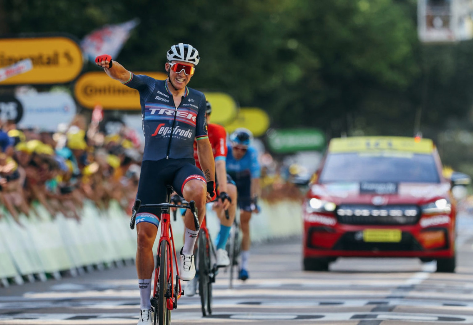 Mads Pedersen. Dangerous snacks and attacks in Tour de France ...
